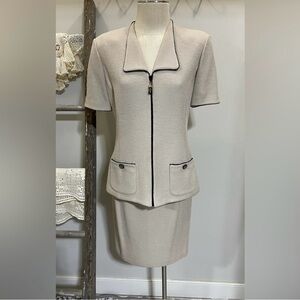 ST. JOHN EUC Suit ••• Jacket Size 8 Skirt 10